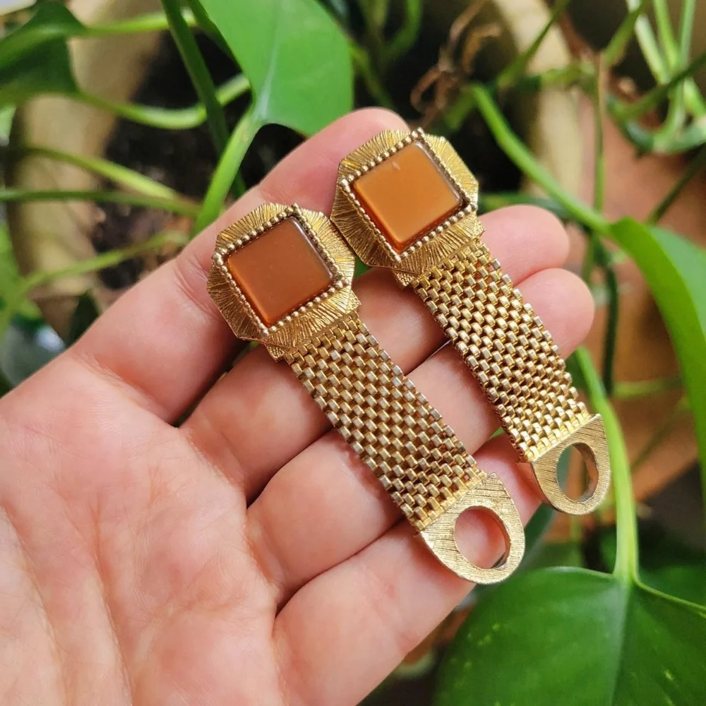 Vintage 1980s Mesh Chain Gold Modernist Square Cuff Links